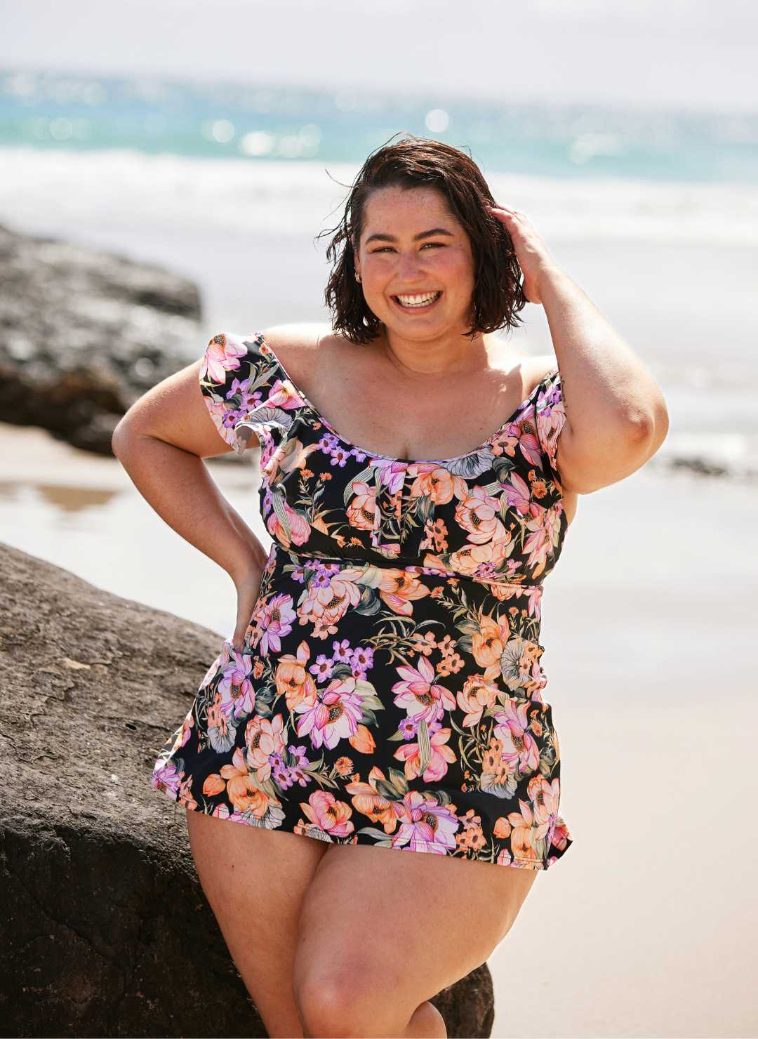 10 Best Swimsuit Tips for Wide Hips and Big Thighs