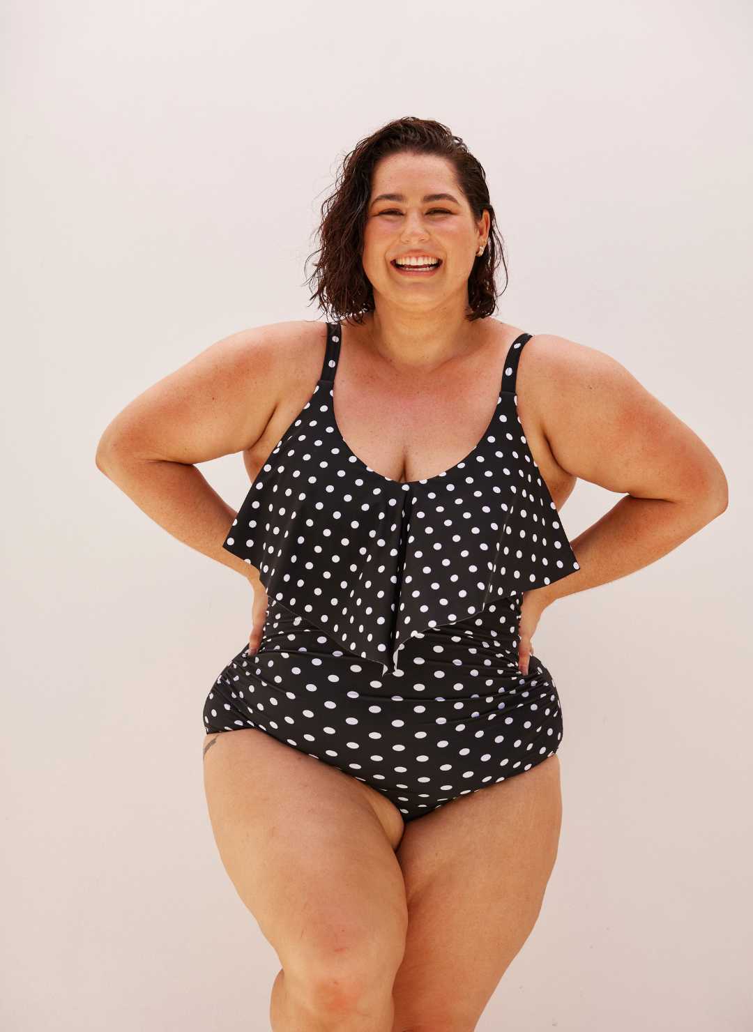 10 Best Swimsuit Tips for Wide Hips and Big Thighs
